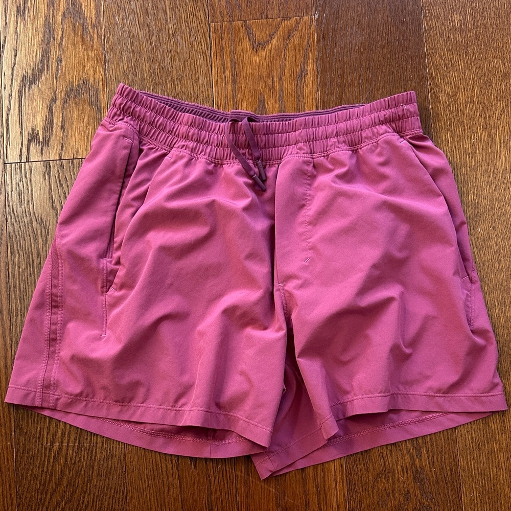 Lululemon men’s pace breaker short (unlined) 5” inseam